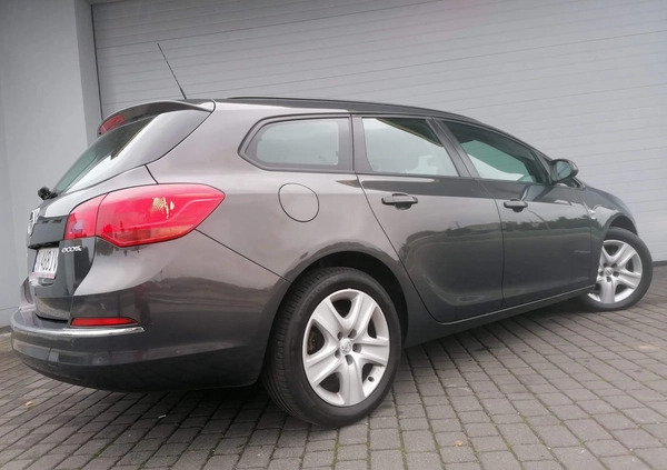 Opel Astra cena 24900 przebieg: 177223, rok produkcji 2014 z Gniezno małe 352